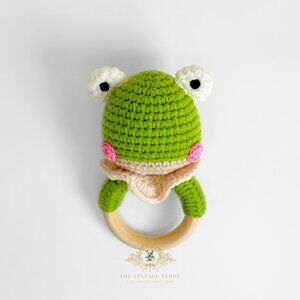 NWT Cute Handmade Crochet Froggy Baby Rattle Baby & Toddler Wooden Plush Toys